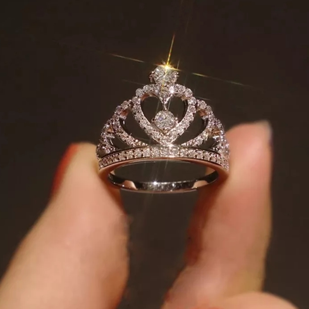 Queen Crown Ring - Picture 4 of 5